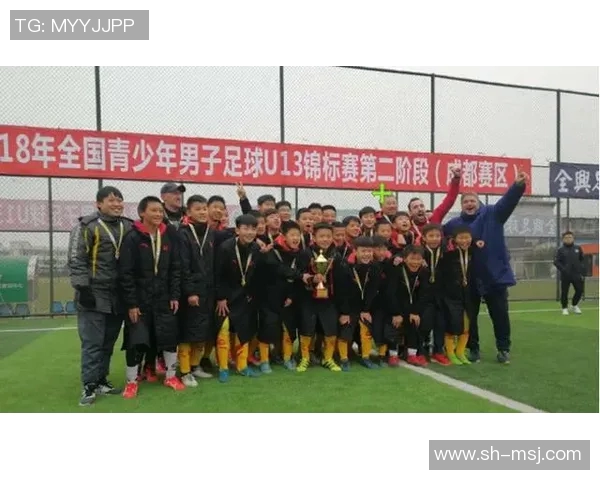 广州足球队个人能力分析:提升团队竞争力的关键因素探讨 广州足球队个人能力分析:提升团队竞争力的关键因素探讨