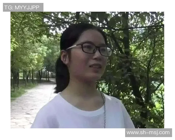 李芳的网球人生:从青涩少女到职业选手的深度对话与成长故事 李芳的网球人生:从青涩少女到职业选手的深度对话与成长故事