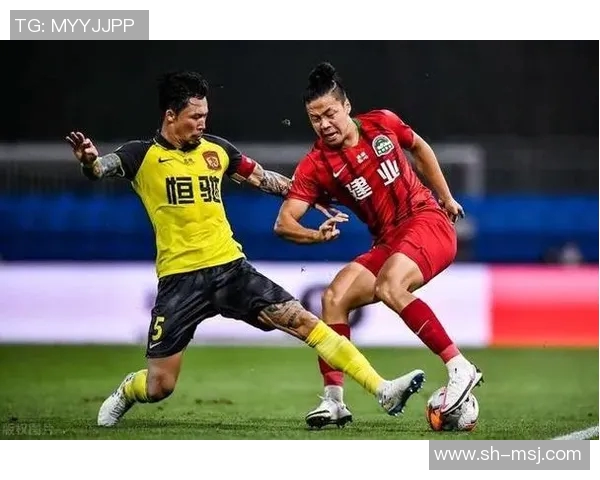 恒大与建业精彩对决重播回顾赛场瞬间与精彩进球解析 恒大与建业精彩对决重播回顾赛场瞬间与精彩进球解析