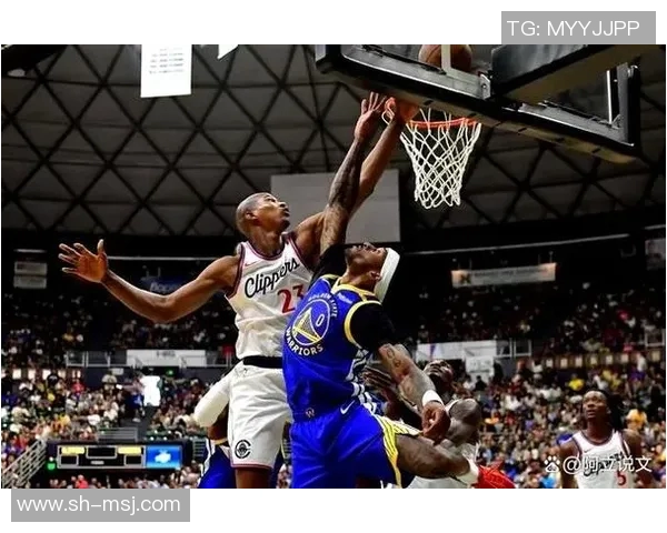雷霆与小牛在夏季联赛中激战正酣球员表现引人瞩目 雷霆与小牛在夏季联赛中激战正酣球员表现引人瞩目