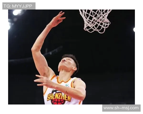 周鹏的篮球传奇之路：从青涩少年到赛场巨星的成长历程与心路历程