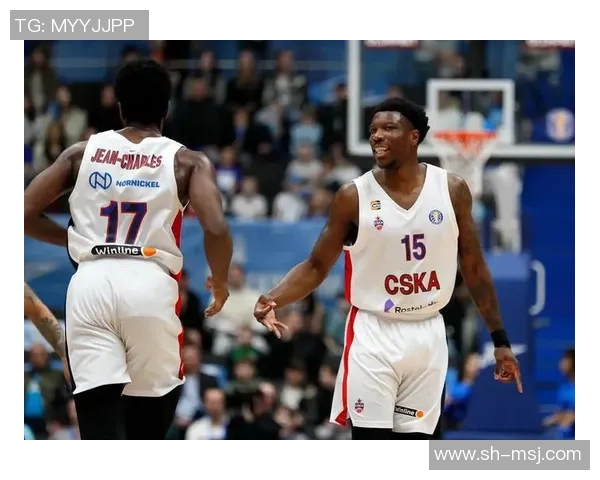 篮球场上的搞笑明星们如何用幽默征服球迷的心